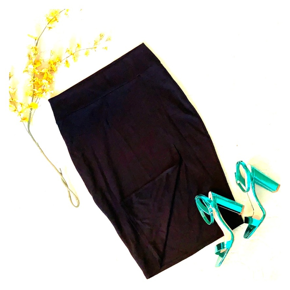 Black body con pencil skirt